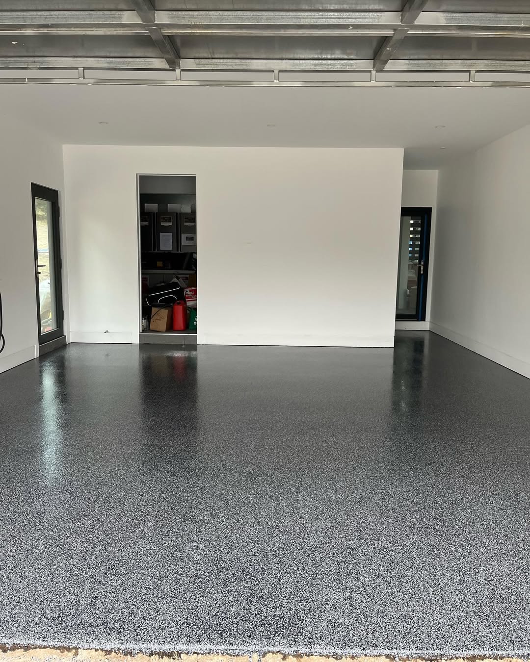 Epoxy flooring project photo 40